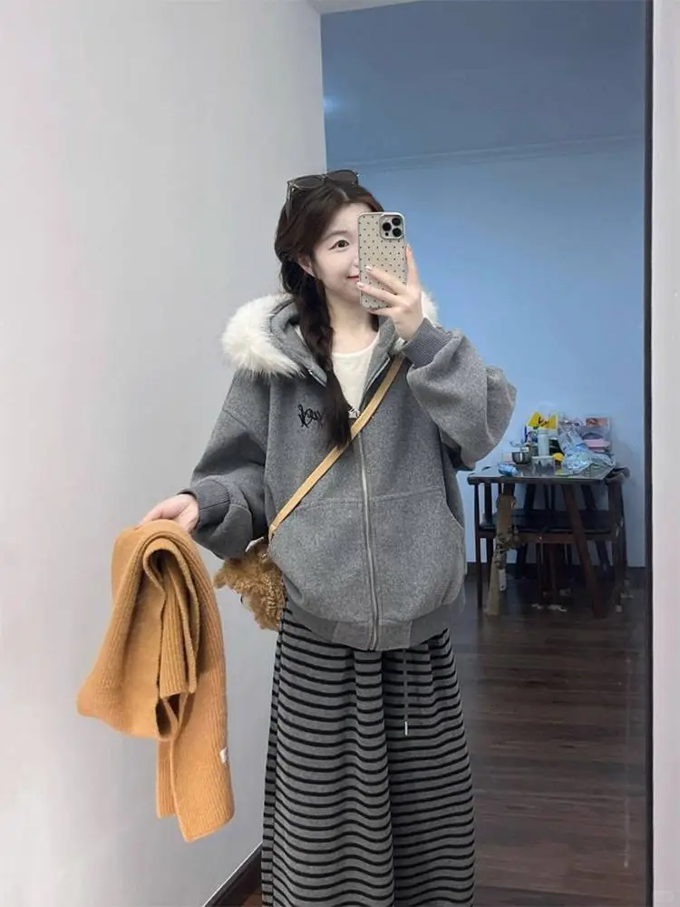 秋冬被这件毛领外套宠成小公主！甜妹穿搭
