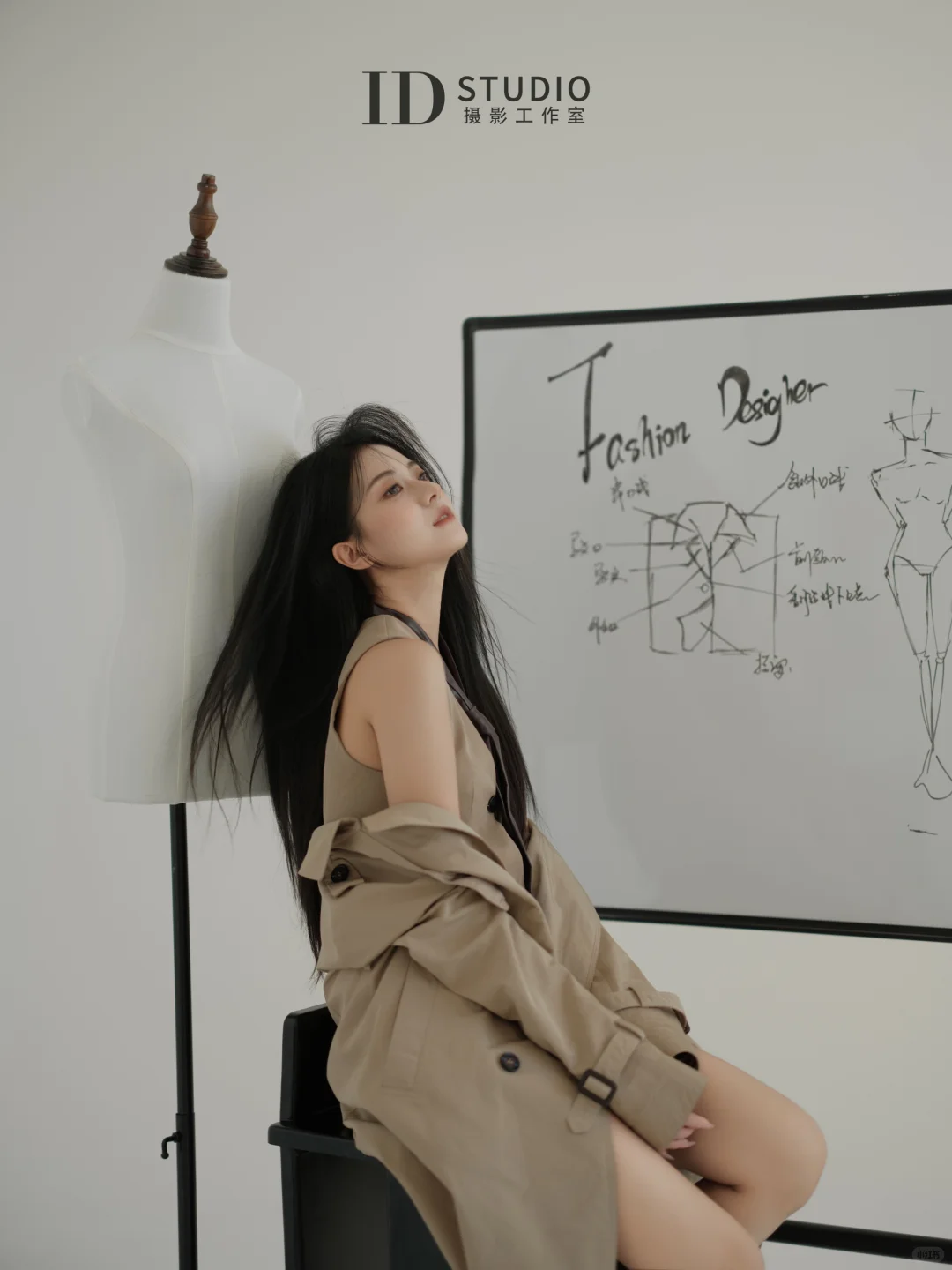 美女服装设计师👔