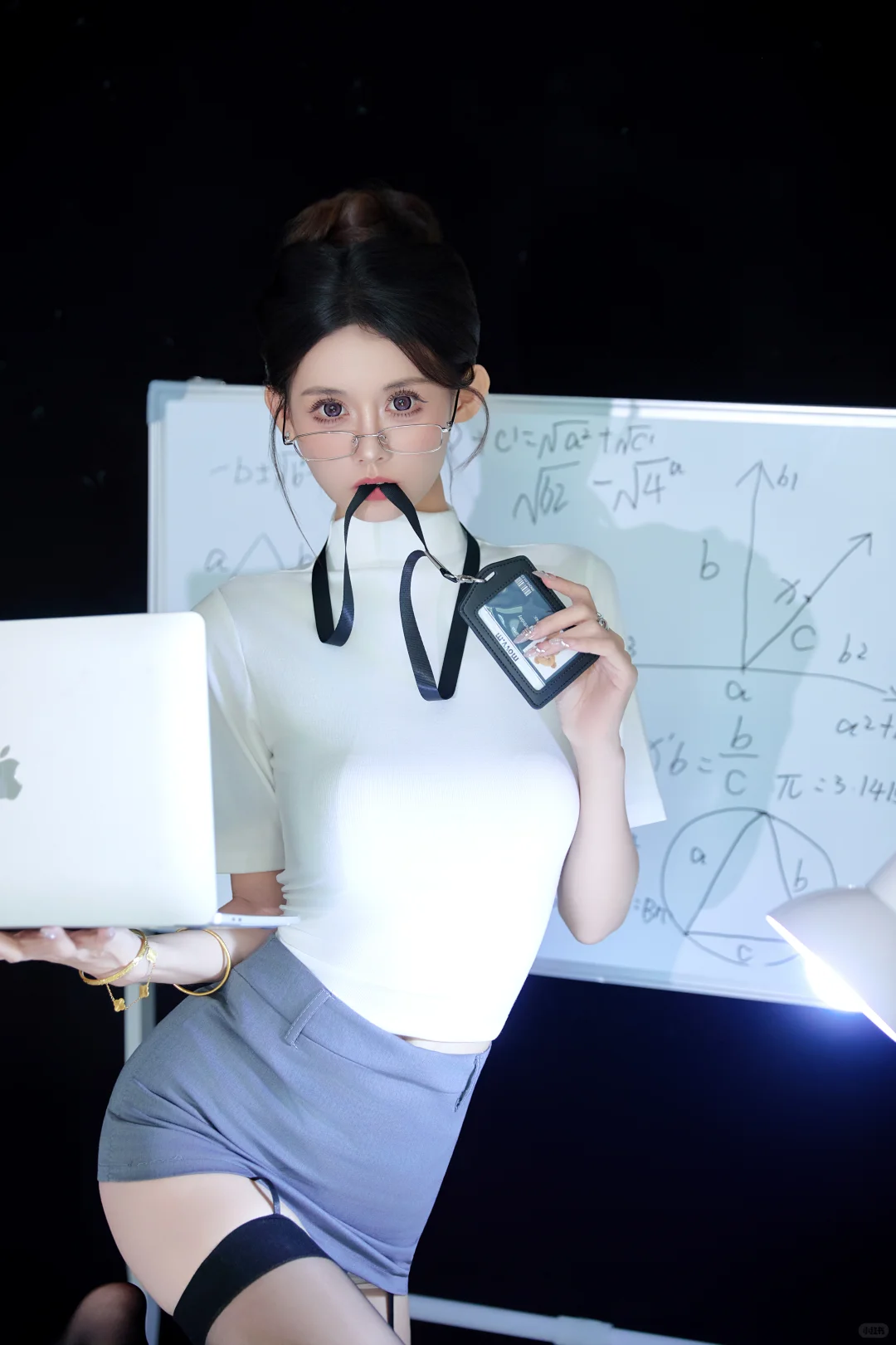 麻辣女教师🔥💻办公室海妖风丨御姐写真