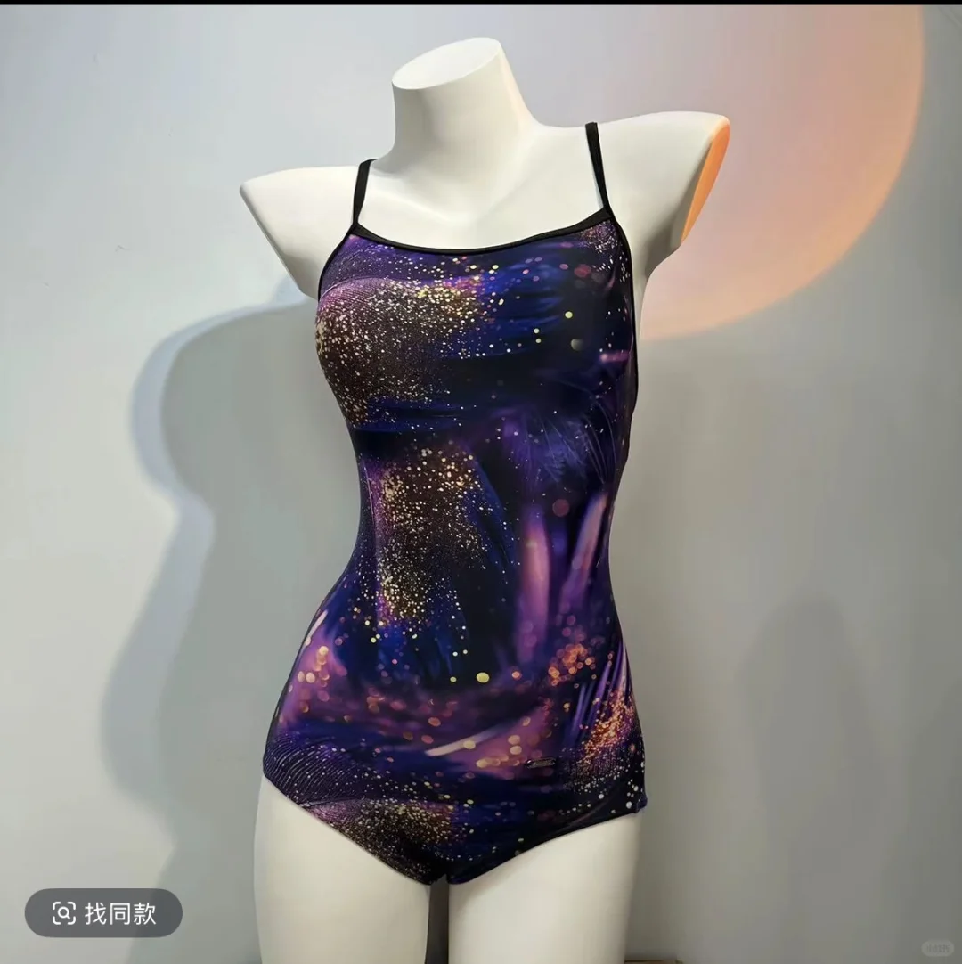 从平角泳衣到三角泳衣