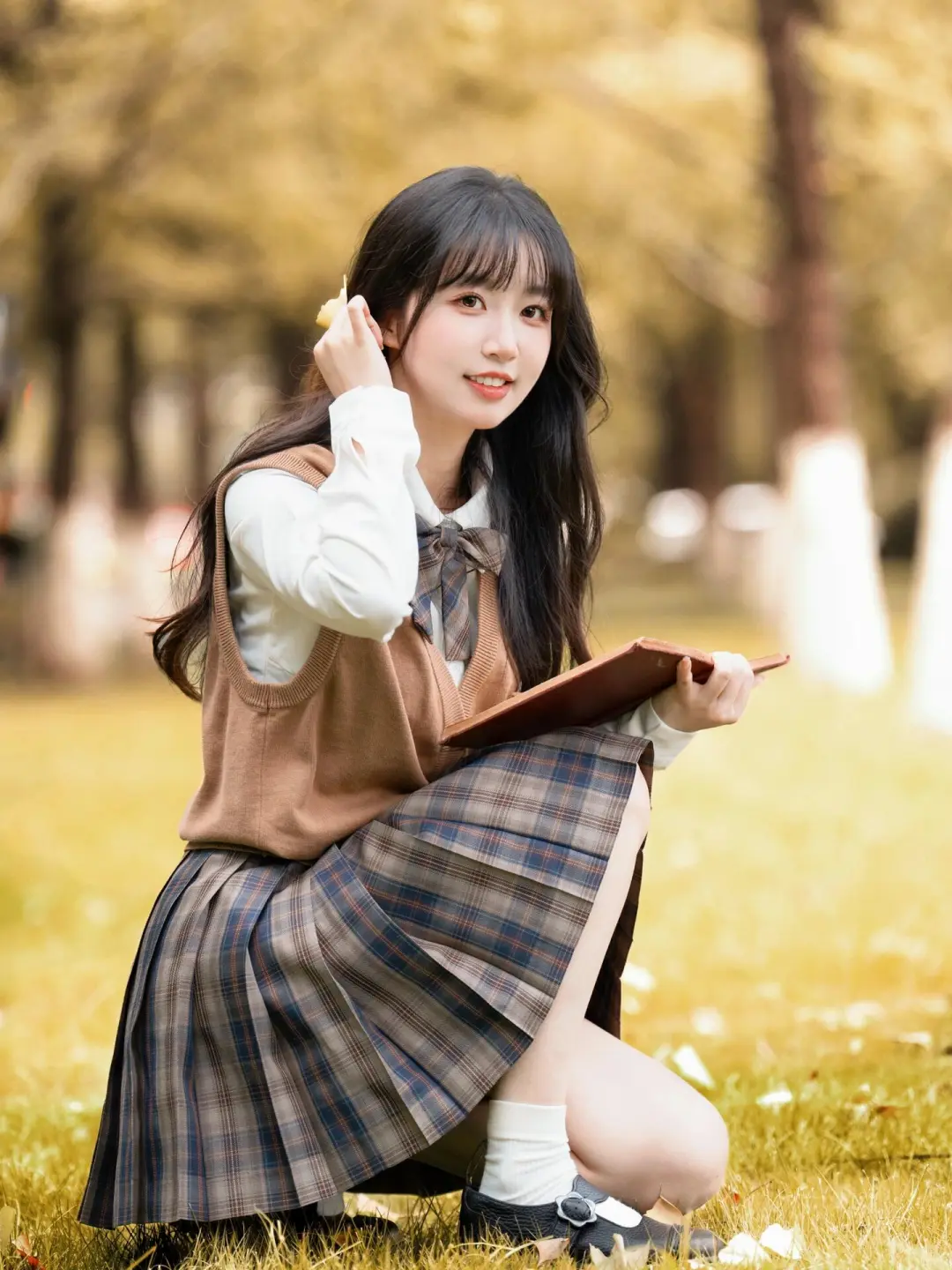 秋天银杏叶甜妹风拍照姿势，姐妹们收藏啦！