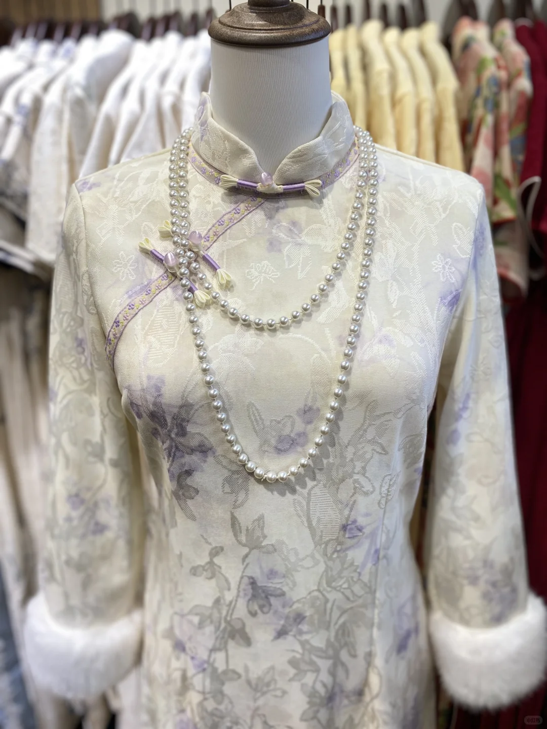 天津滨江道百元旗袍店）买啦两件开心!