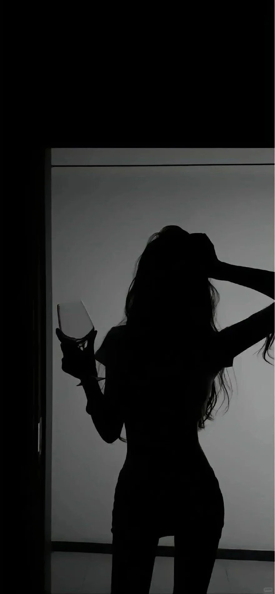 暗色系御姐 壁纸