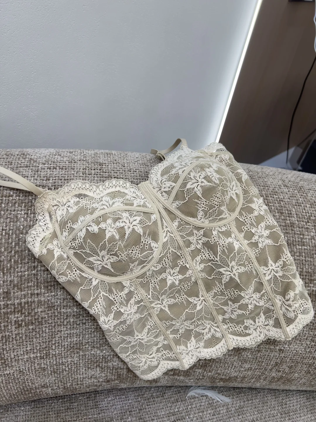 这件小胸蕾丝吊带，懂事的让人想哭！！！