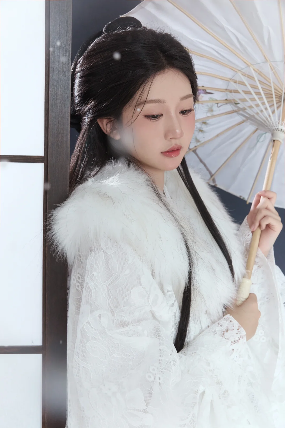 “ 岁末听雪落，浮世有清欢 ”