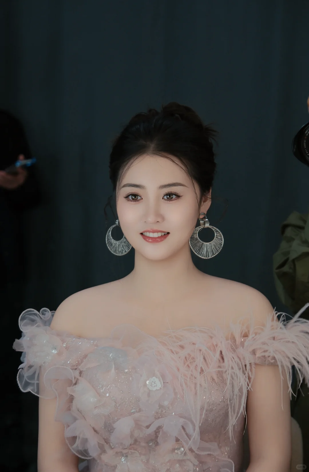 她的笑也太甜啦！💕💕💕