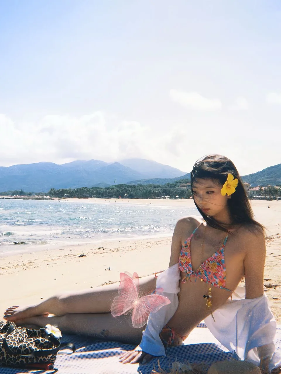 阳光沙滩与多巴胺少女的合照～🌈👙🫧