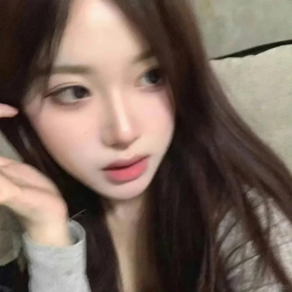 𝑾𝒆𝑪𝒉𝒂𝒕｜清冷感女头