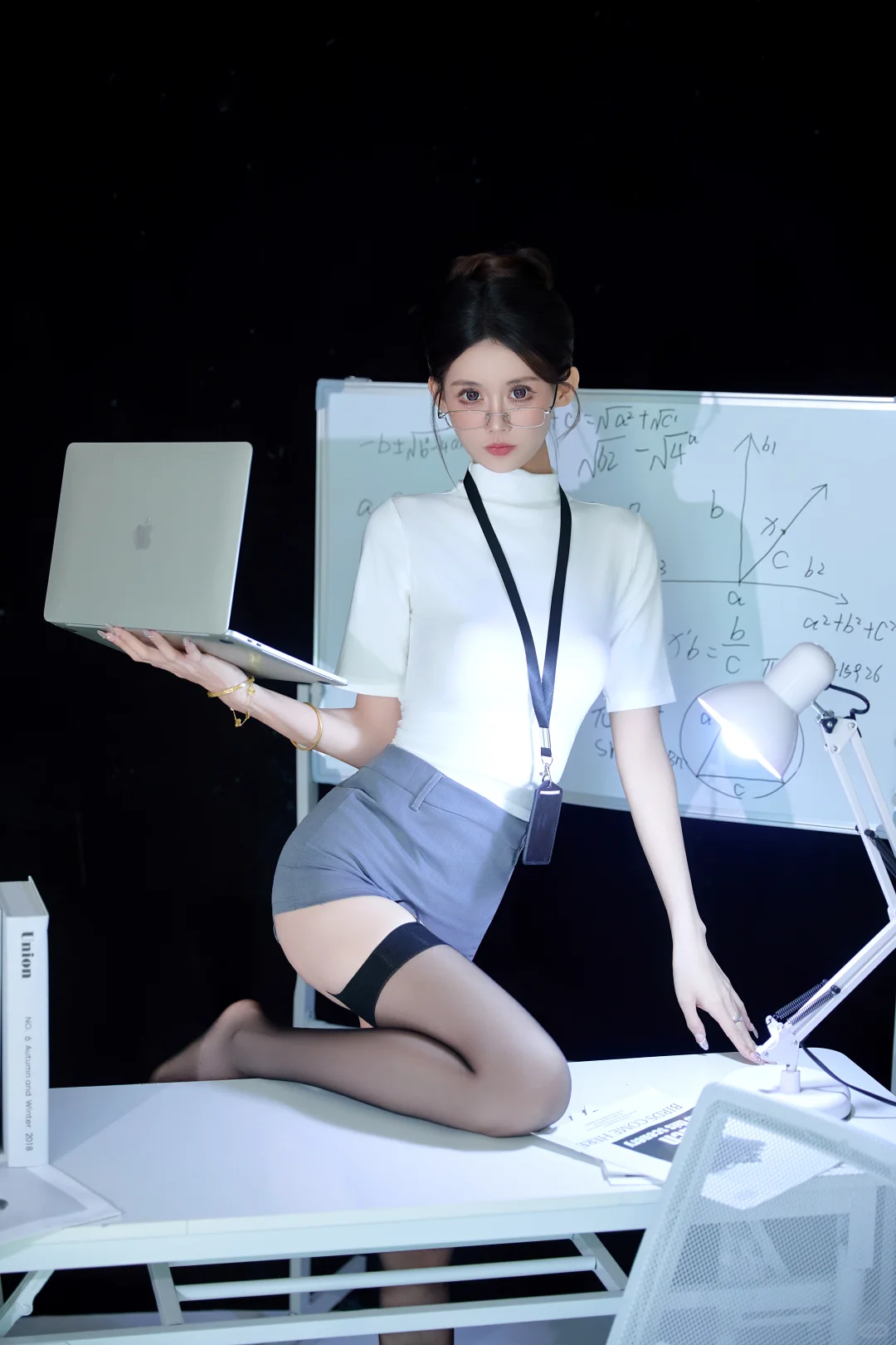 麻辣女教师🔥💻办公室海妖风丨御姐写真