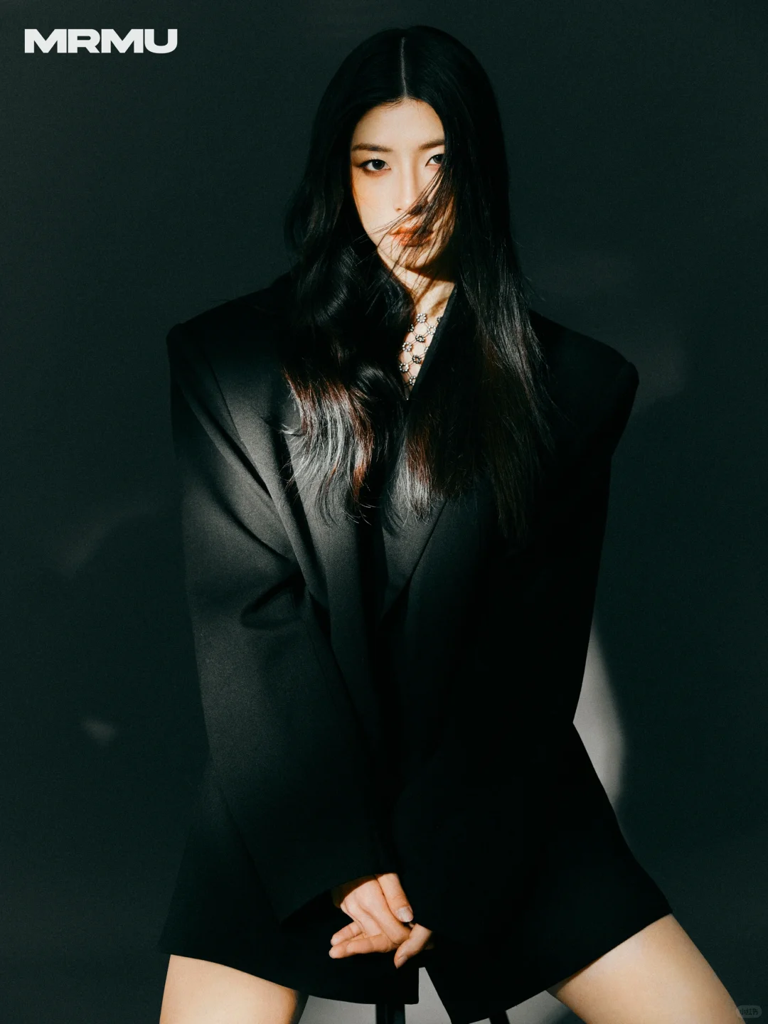 姿态即宣言—-肖像 质感 🎞️