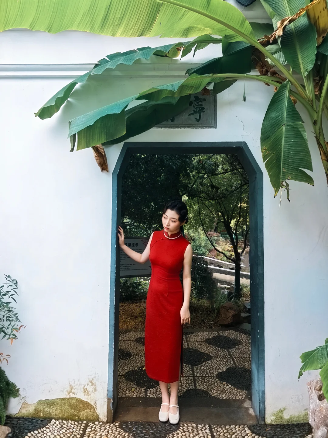 旗袍美人，谁敢信这是02年的小妹妹！