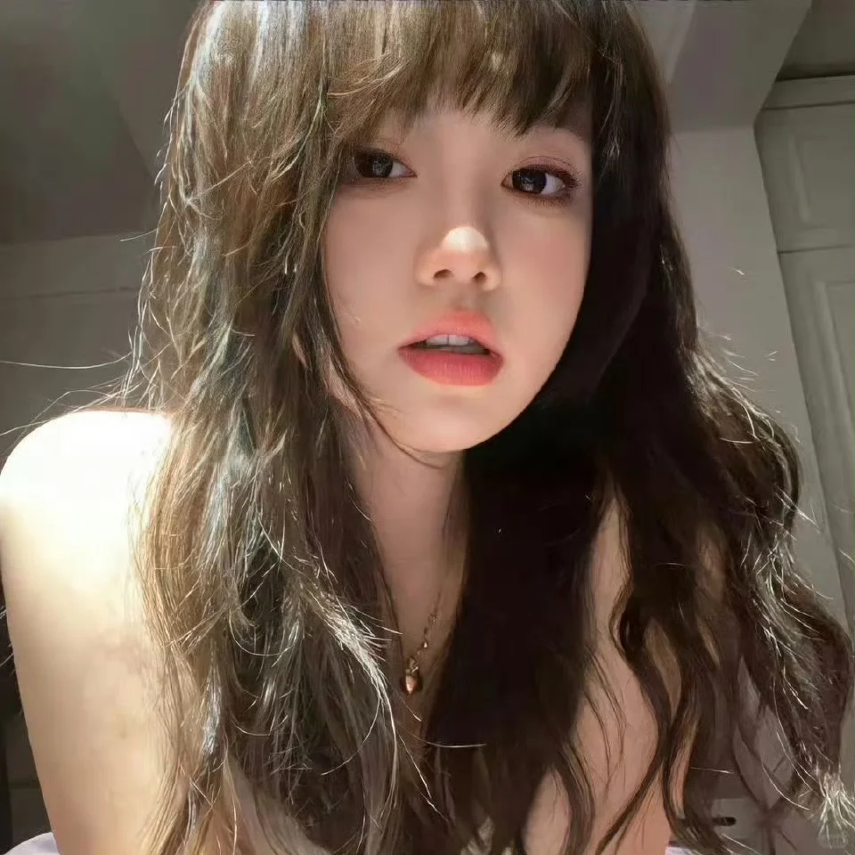 𝑾𝒆𝑪𝒉𝒂𝒕｜清冷感女头