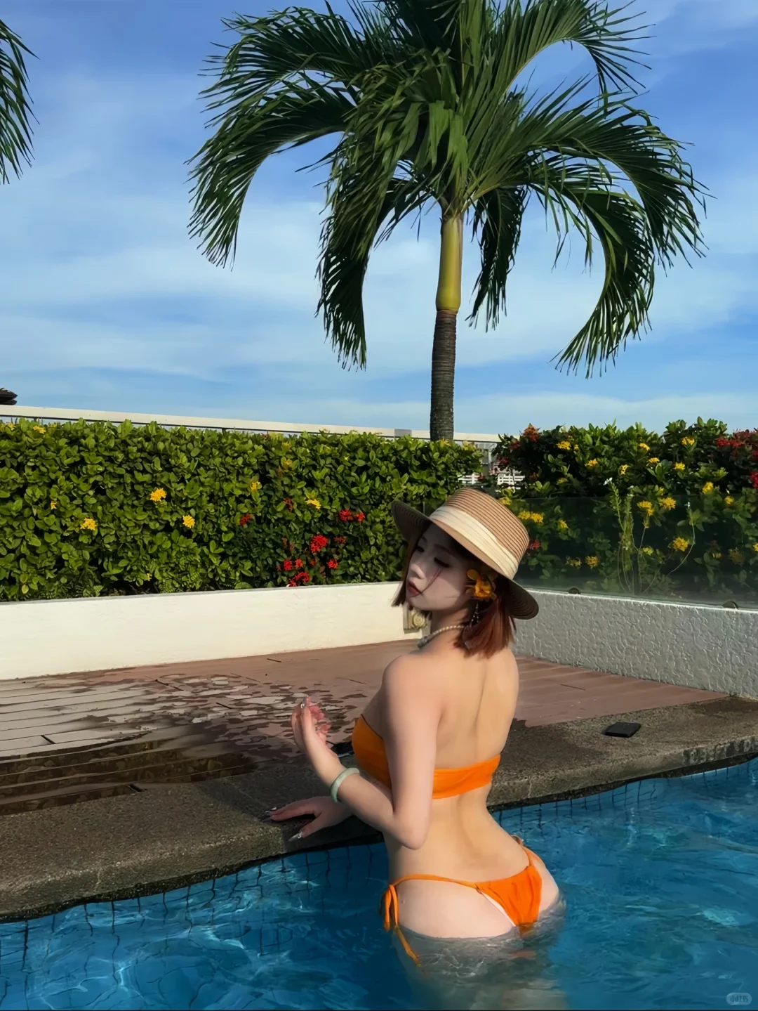 玩一下水吧，泳池拍照📷