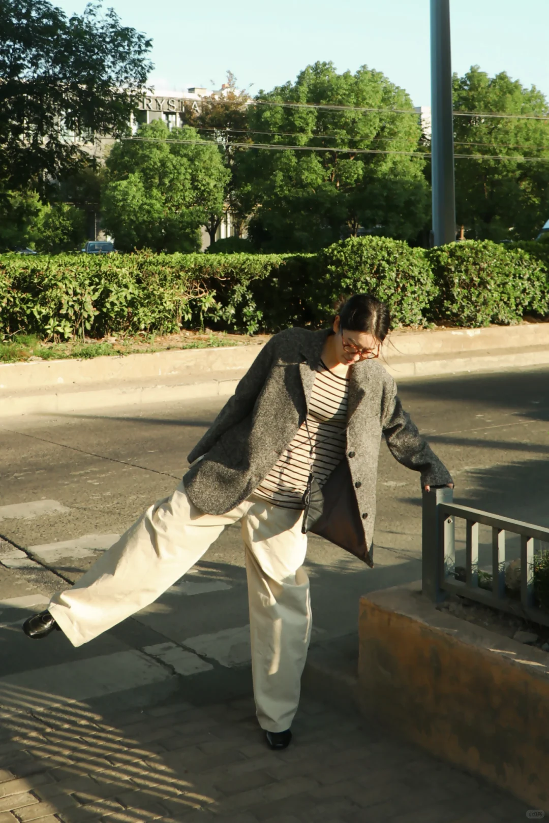 帮我生成一张韩系美女的照片