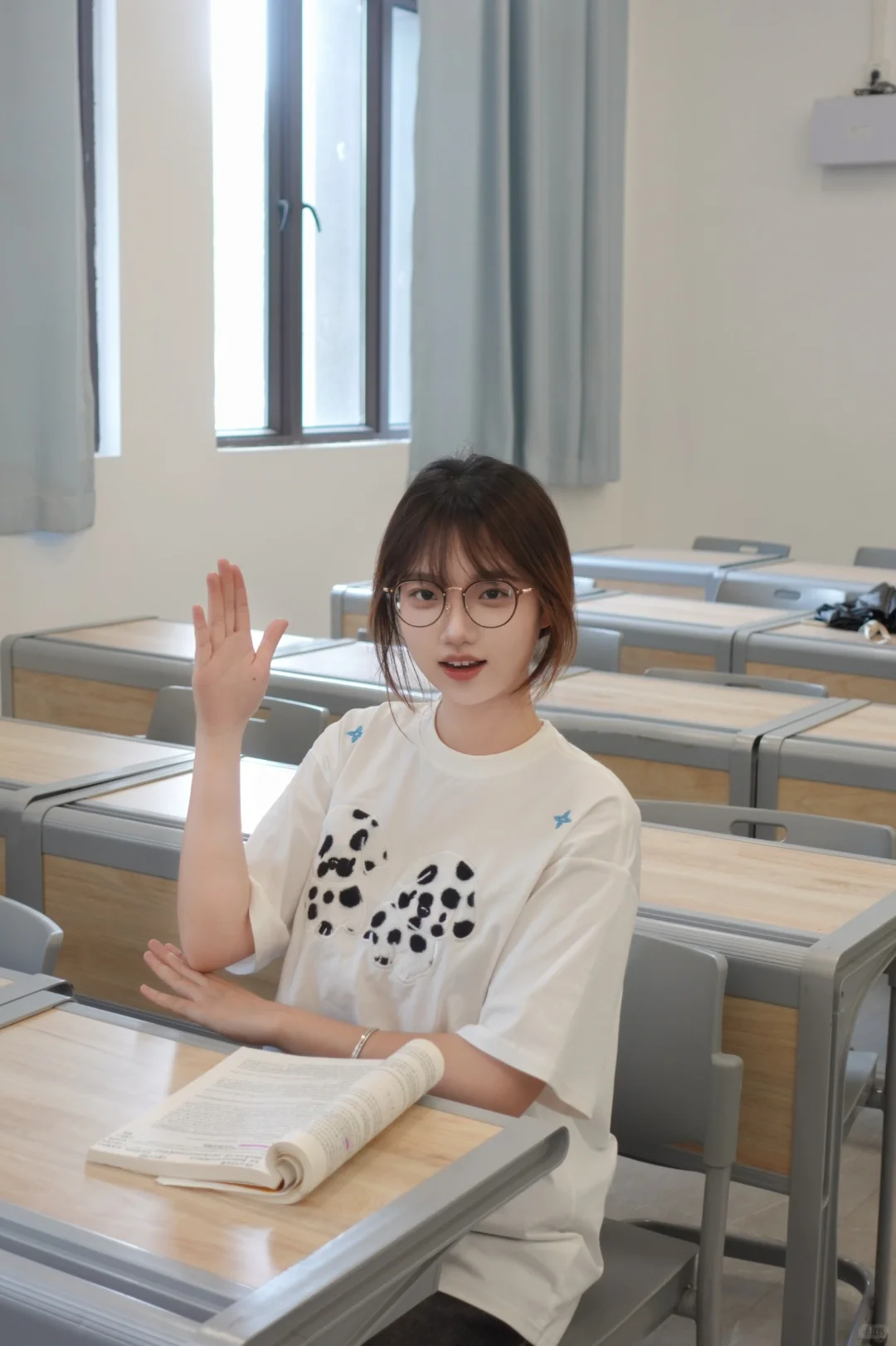 女大学生｜“老师 我有话要说！”