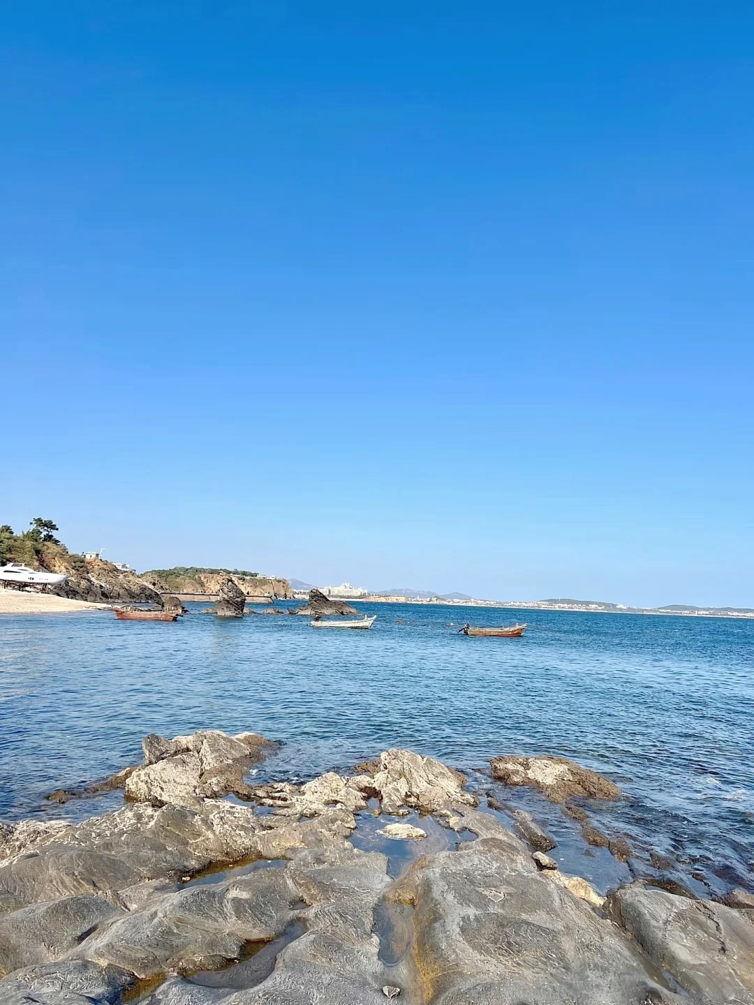 大海与红辣的泳衣更配噢🌊