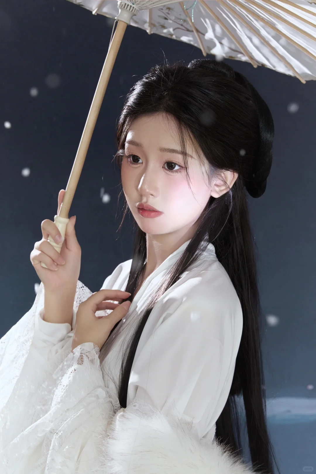 “ 岁末听雪落，浮世有清欢 ”