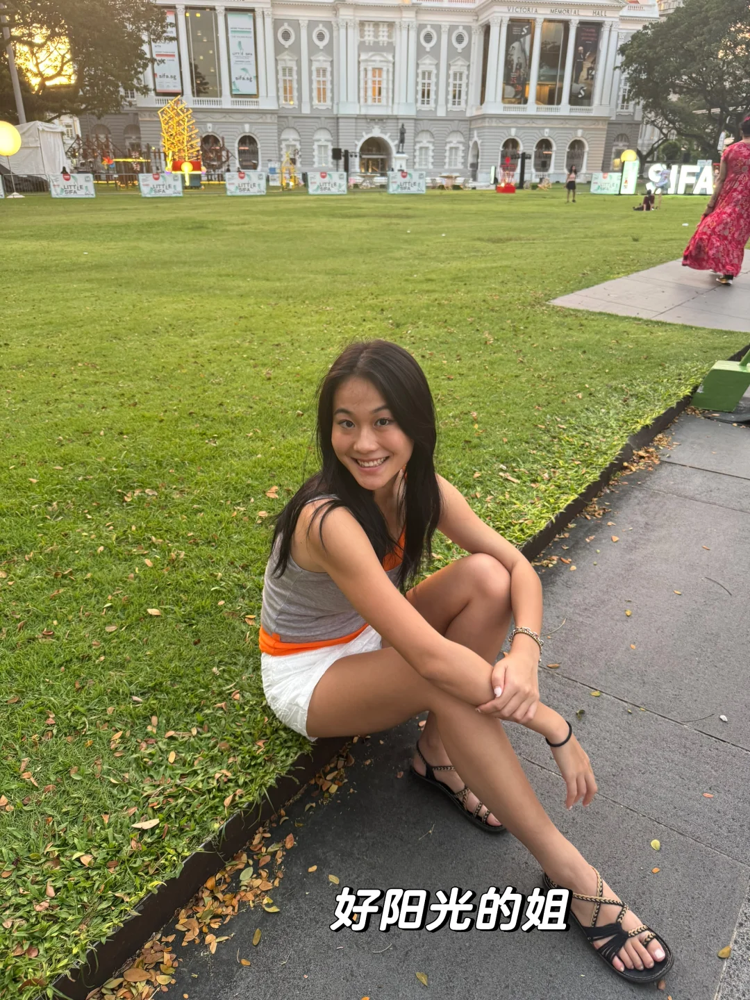 不知道啊她留了个学就变成这样了