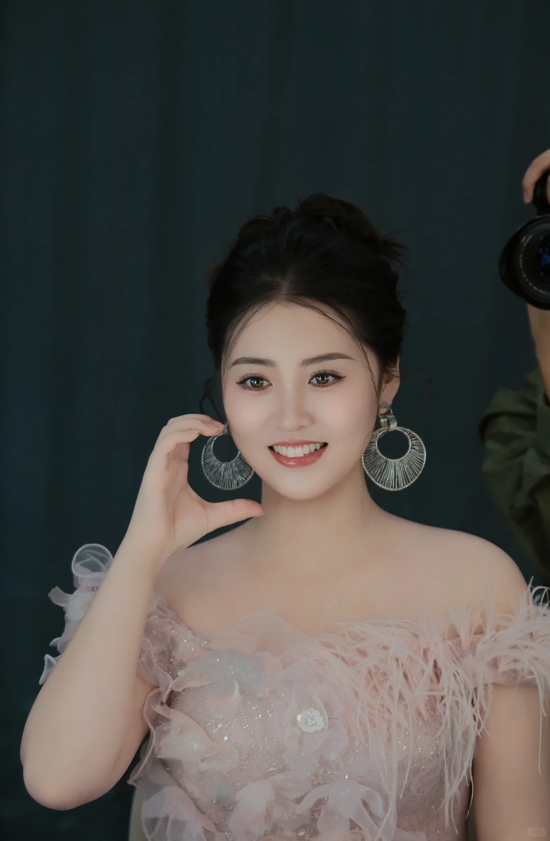 她的笑也太甜啦！💕💕💕