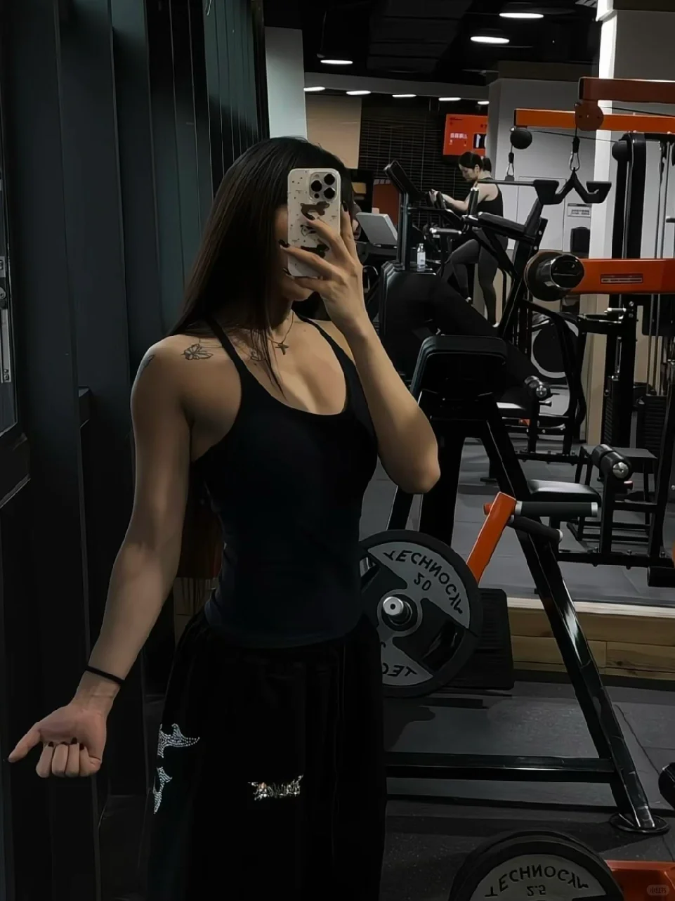 健身｜女孩子的练胸日