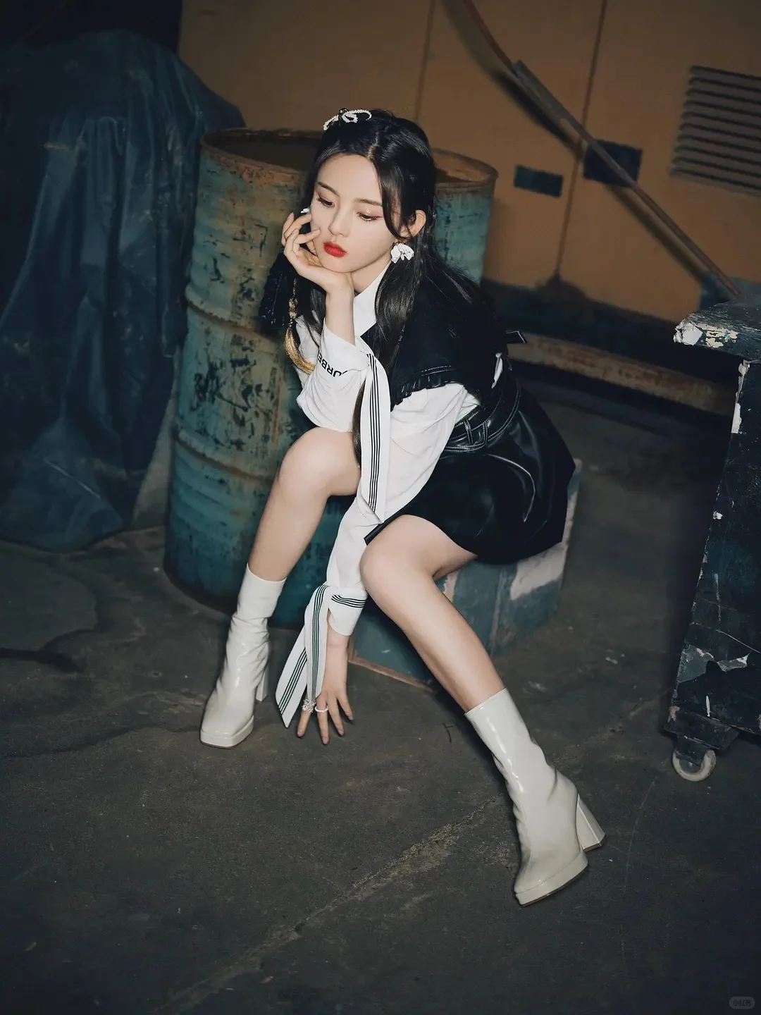 杨超越性感长腿写真