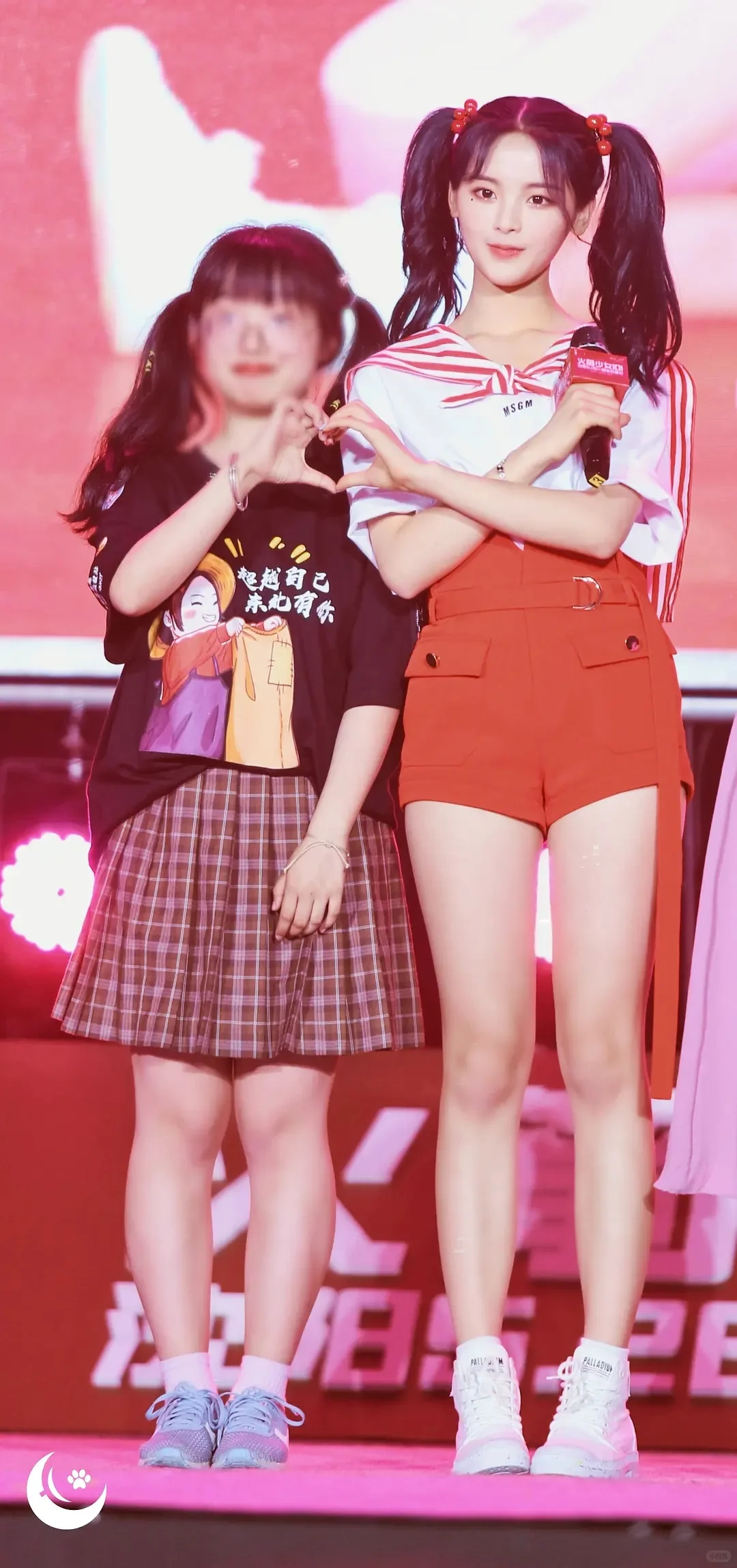 杨超越性感长腿写真