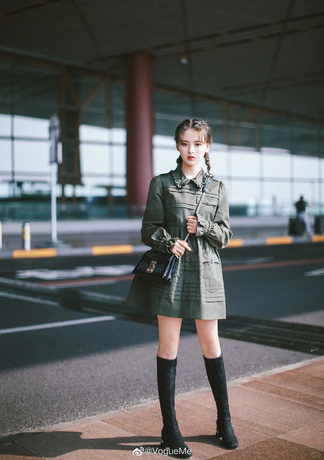 杨超越性感长腿写真