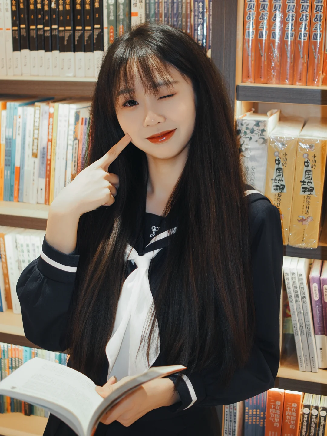 放学别走📚去看图书馆里的水手服学姐