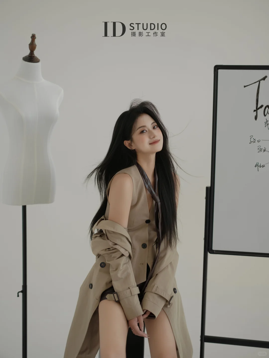 美女服装设计师👔