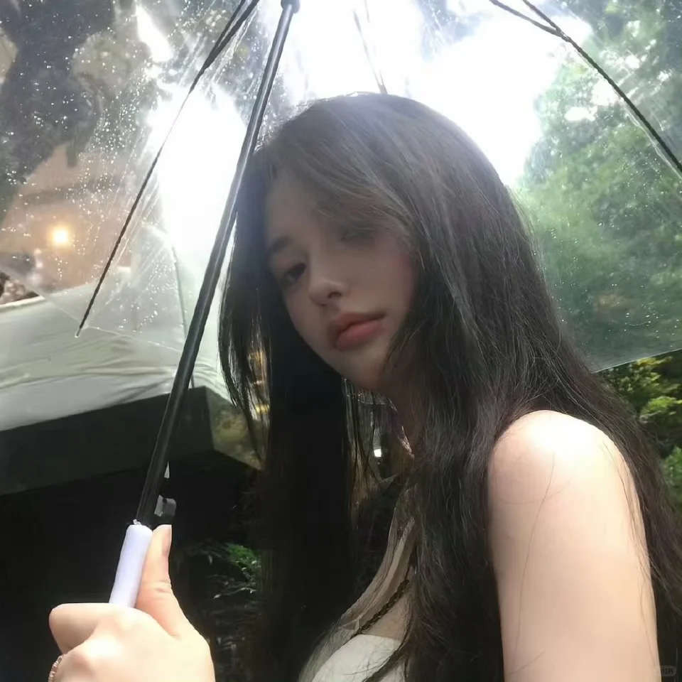 𝑾𝒆𝑪𝒉𝒂𝒕｜清冷感女头