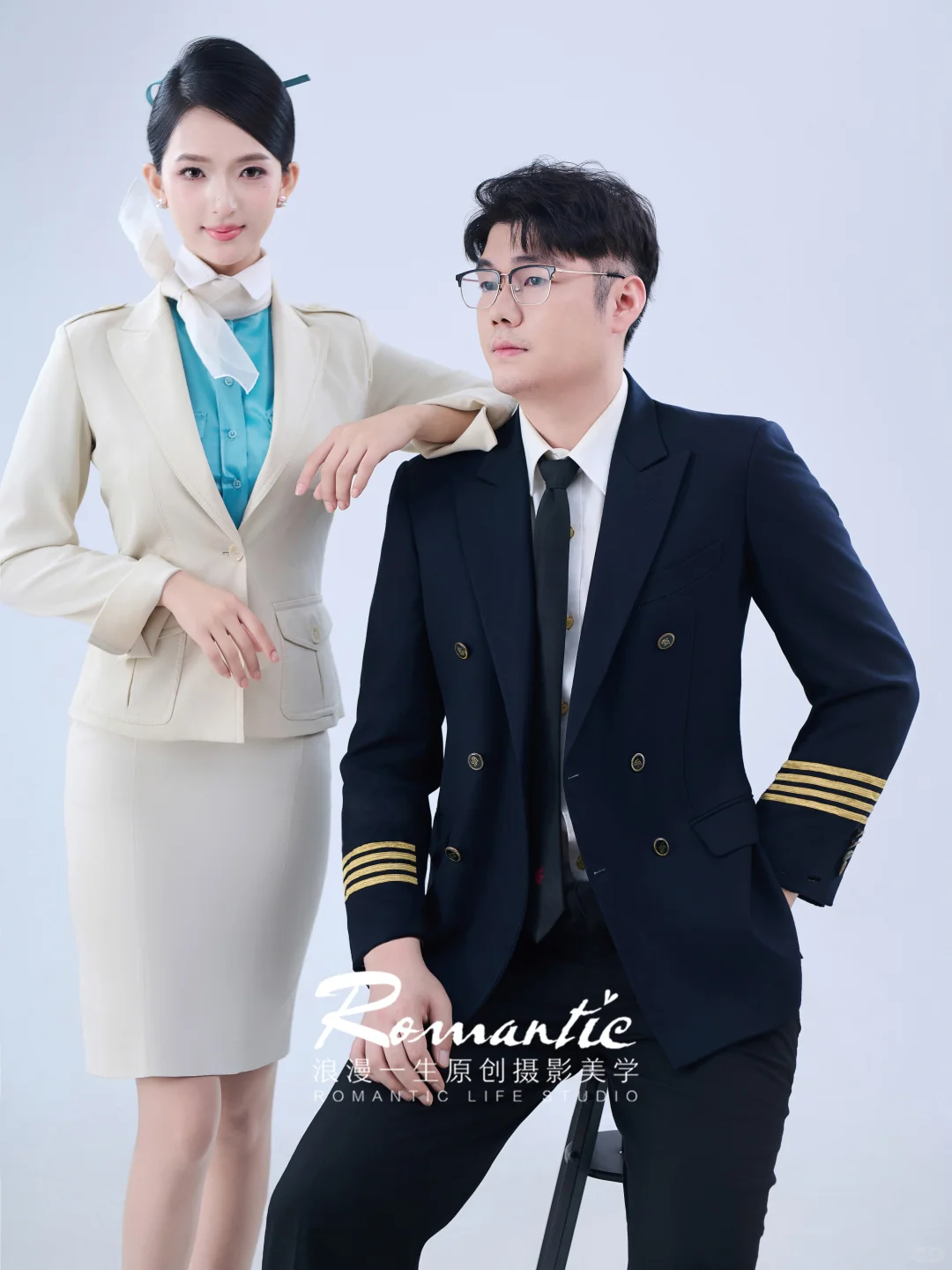 💖空乘制服情侣照，浪漫邂逅情侣写真💑