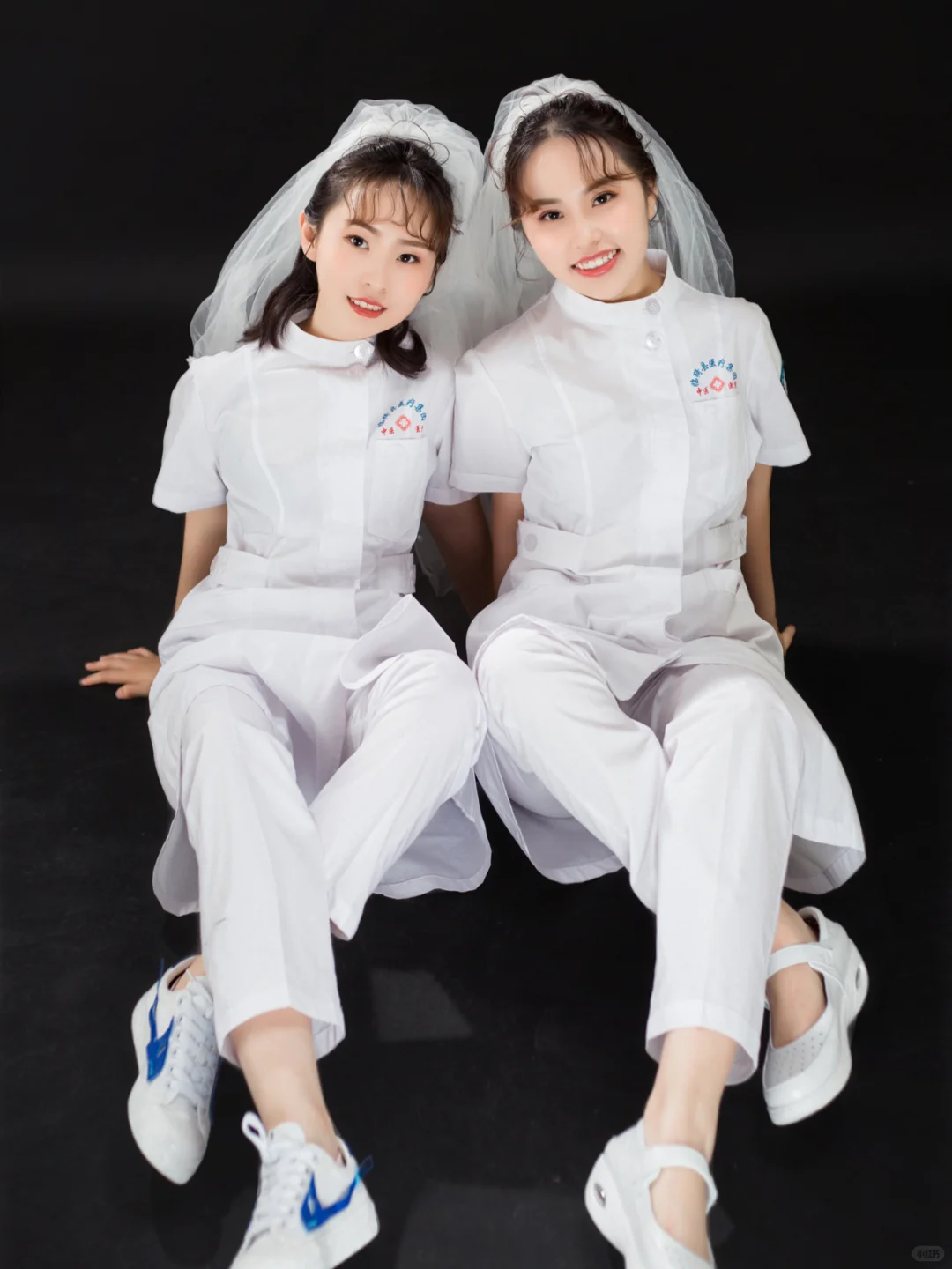 和小姐妹的护士服写真🥼