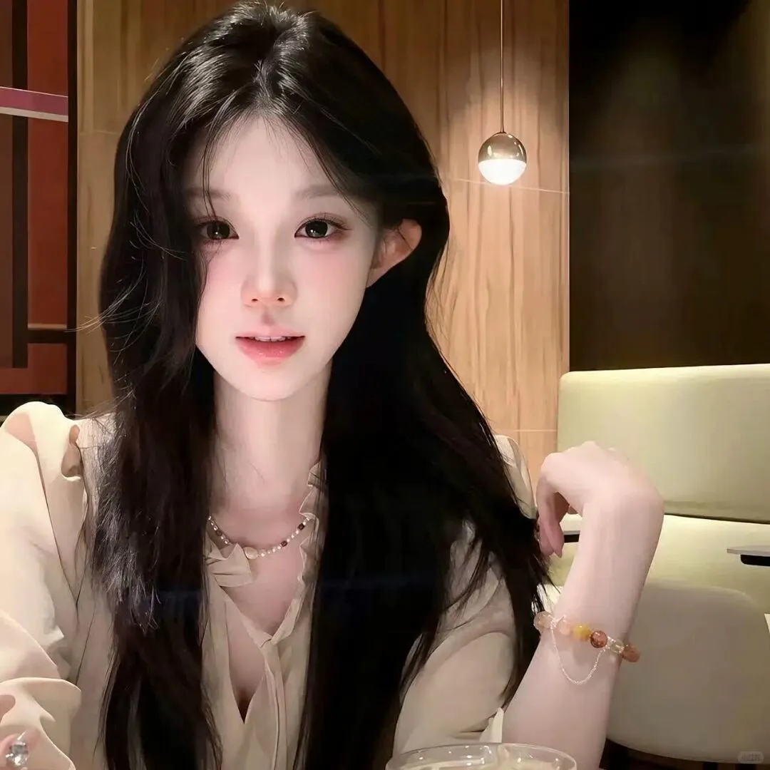 𝑾𝒆𝑪𝒉𝒂𝒕 | 千金女头