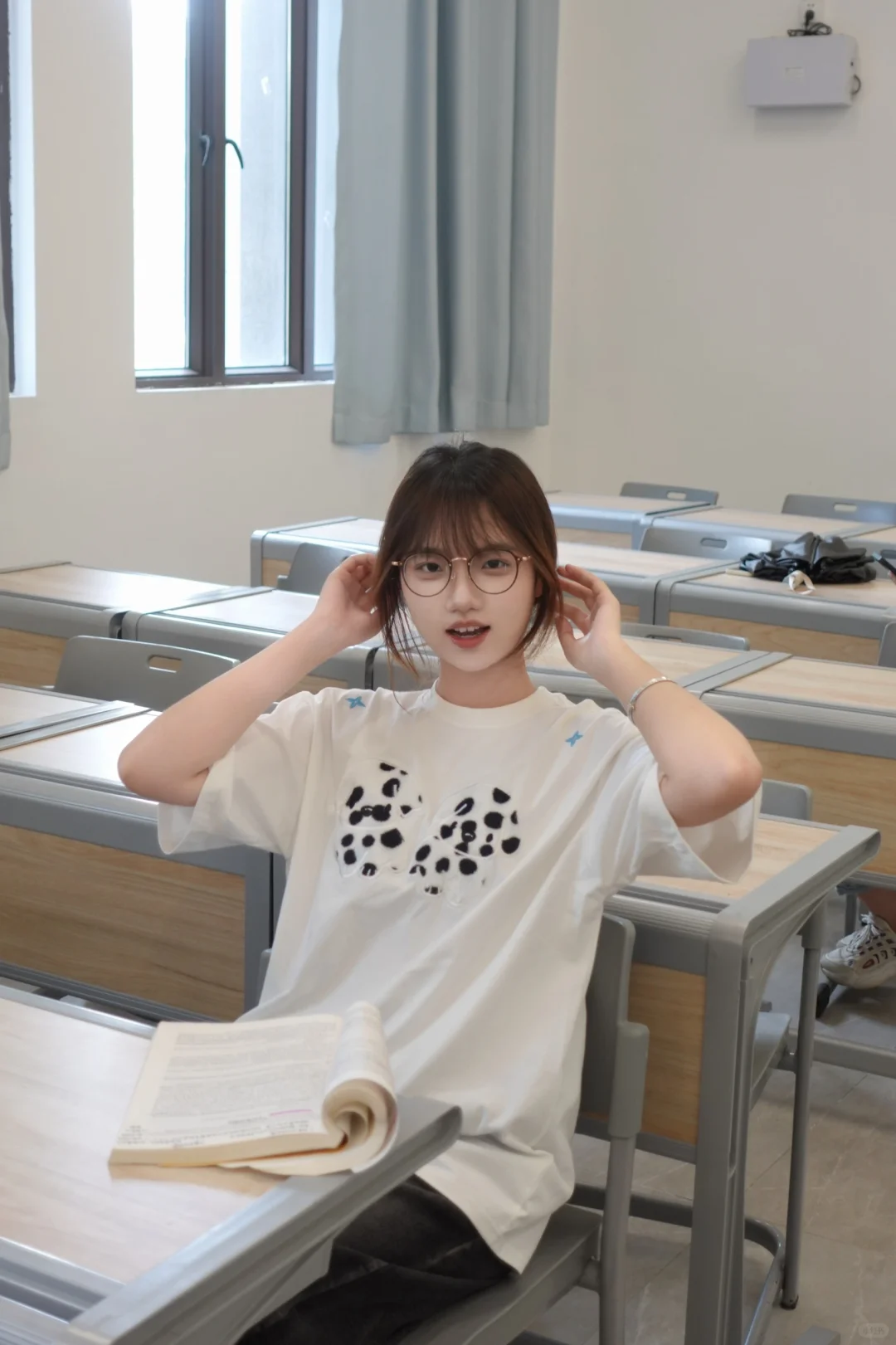 女大学生｜“老师 我有话要说！”