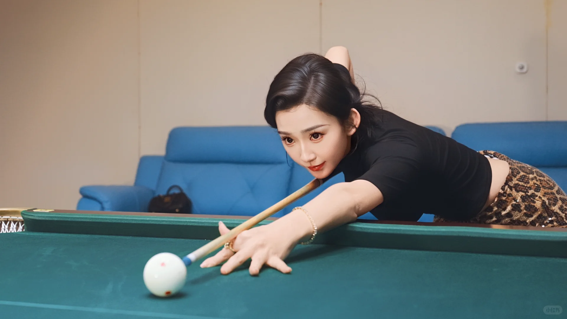 黑丝+台球=暗黑美学天花板！！