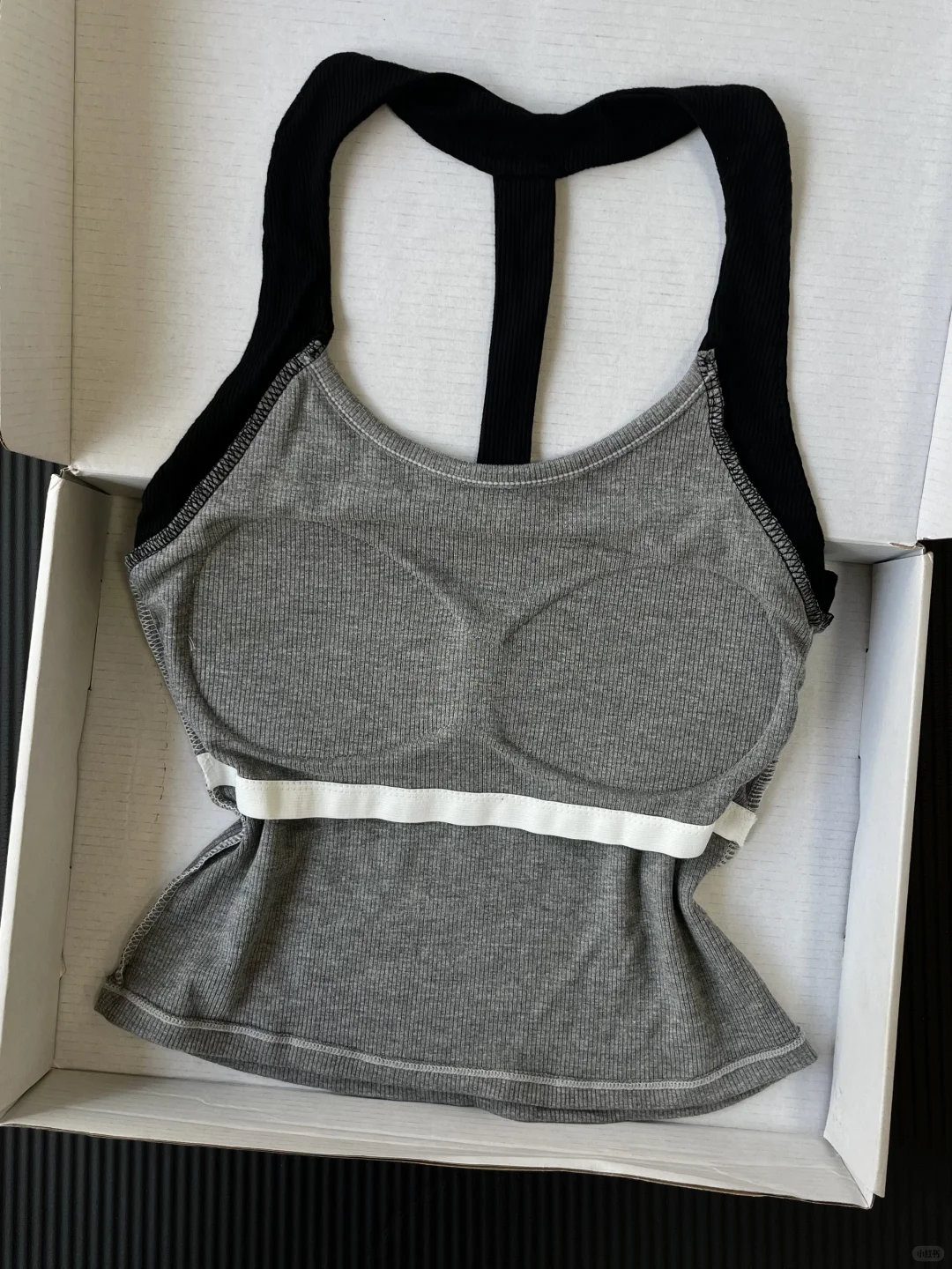 好飒啊啊啊！🖤辣妹小吊带才20+自带胸垫绝了