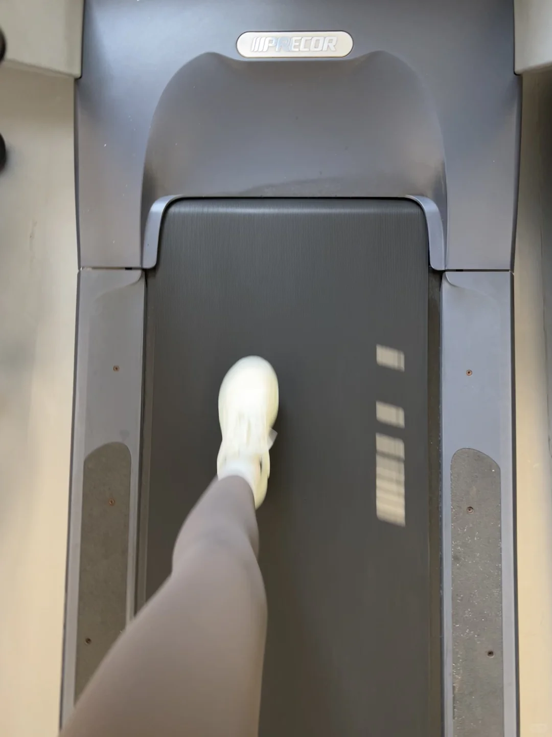 当我开始在跑步机上🏃🏻‍♀️