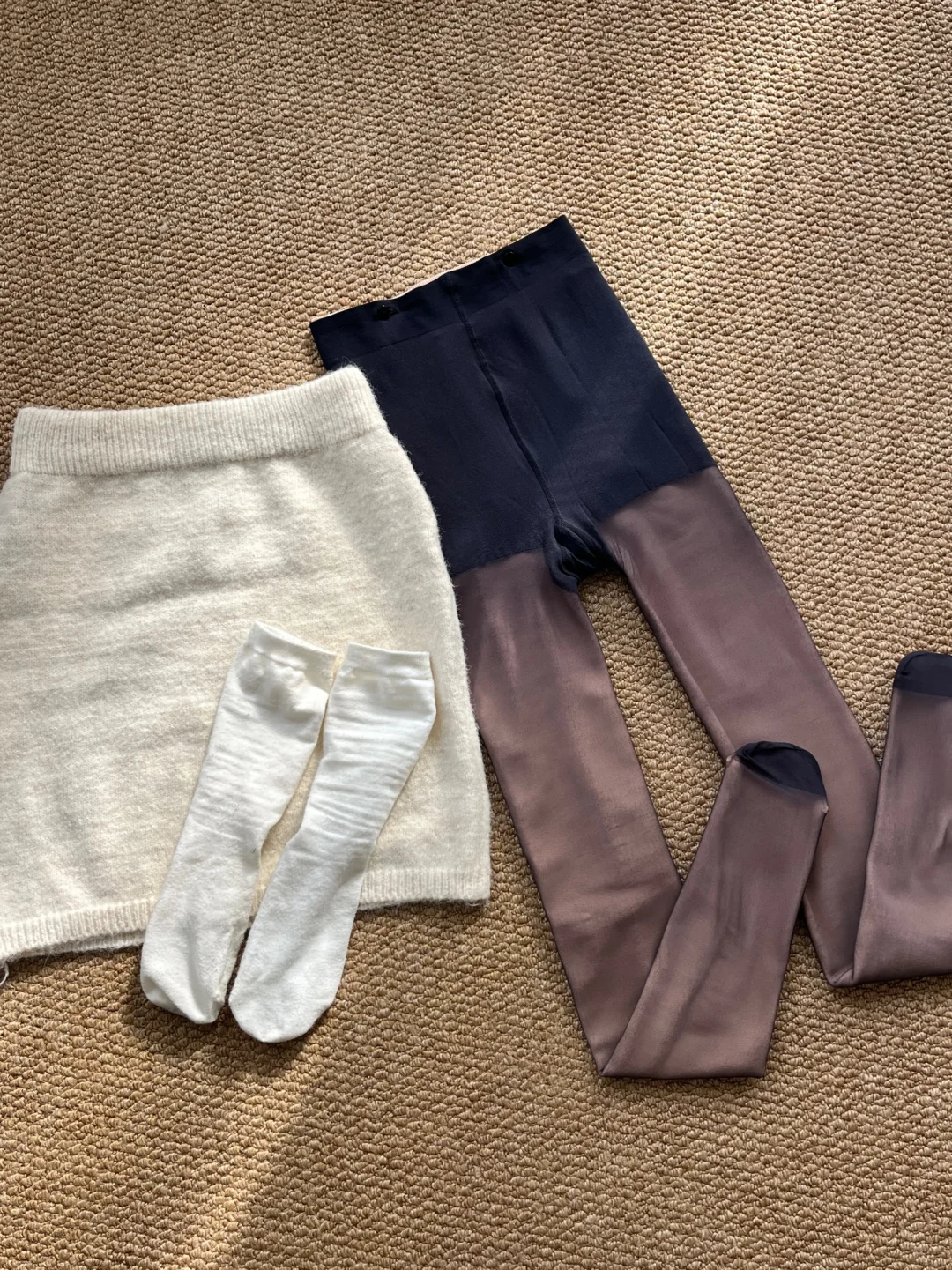 加绒黑丝配白袜真的会很奇怪吗？