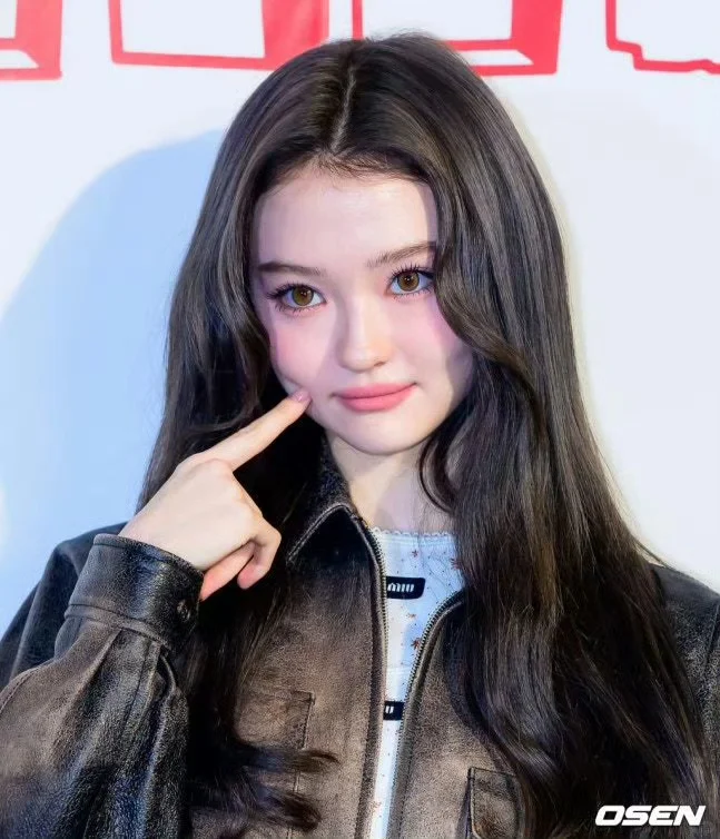 ella这双浅咖色双眸好美～