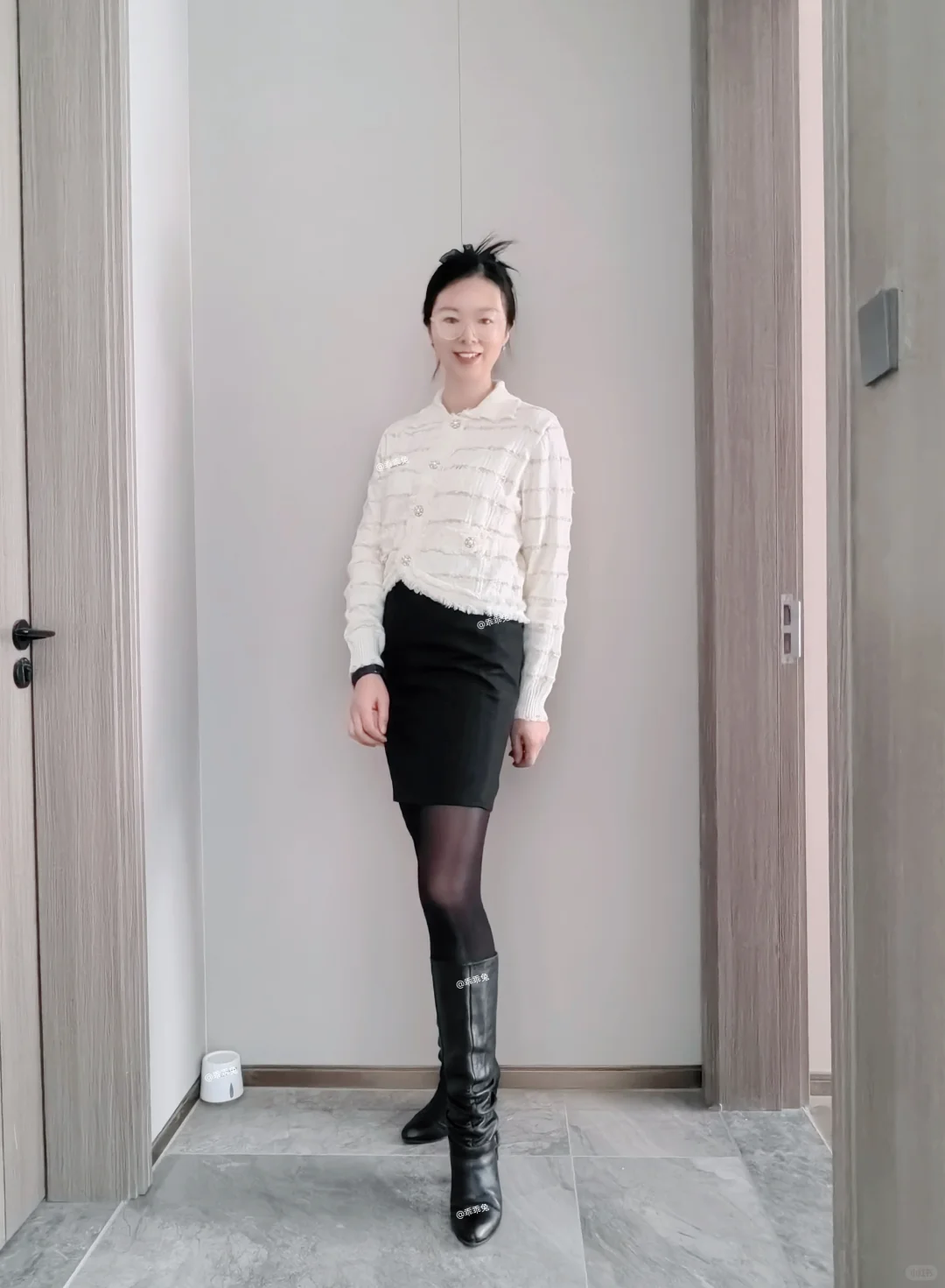 奶白毛衣➕包臀裙+长靴｜秋冬氛围感拿捏