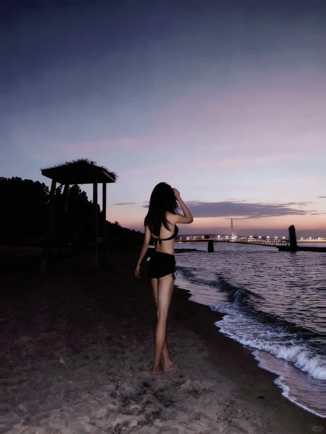 请问在海边拍比基尼👙喜欢相机还是手机拍