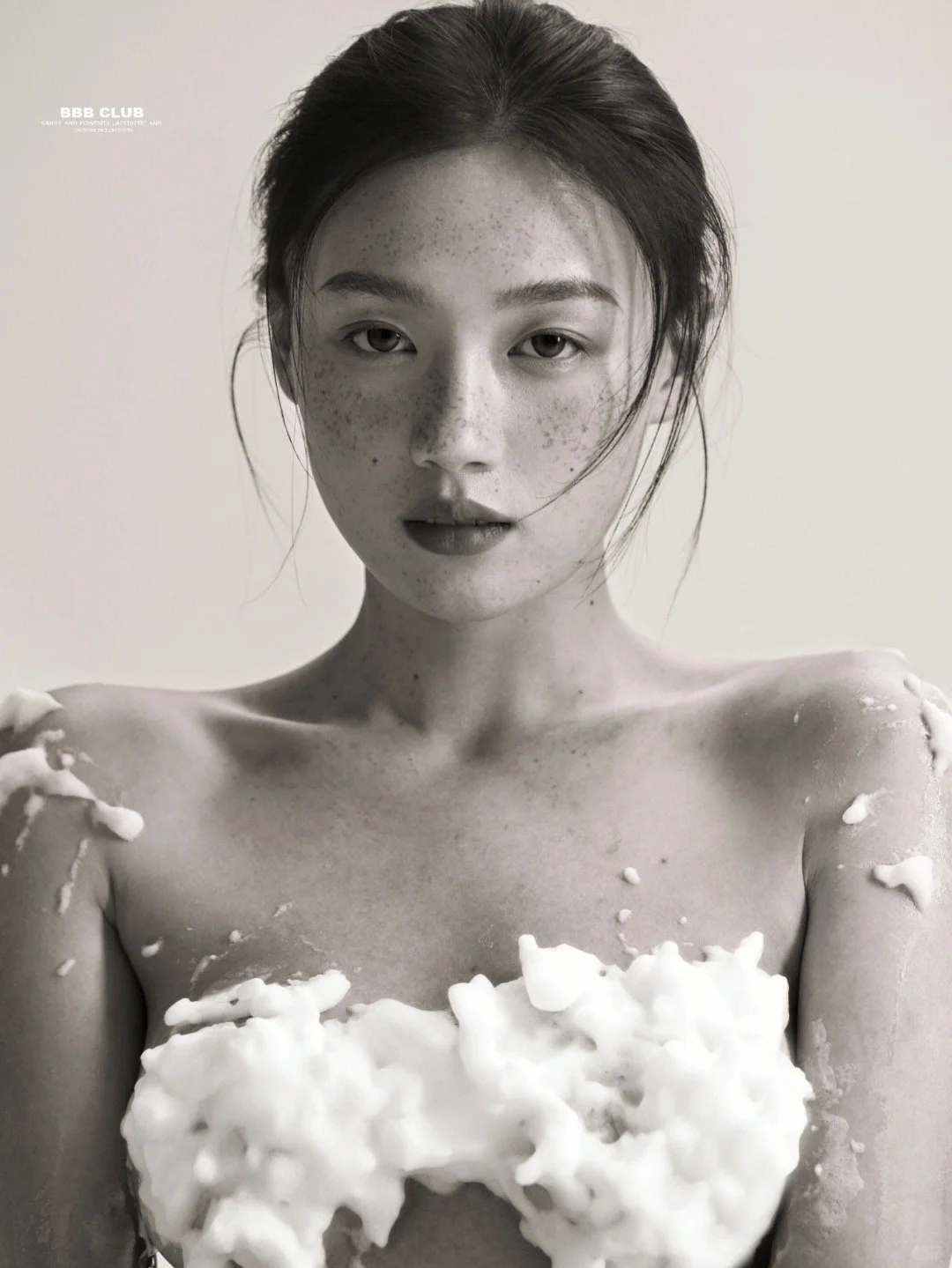 纯欲系天花板，一眼沦陷的少女轻私房写真❤️