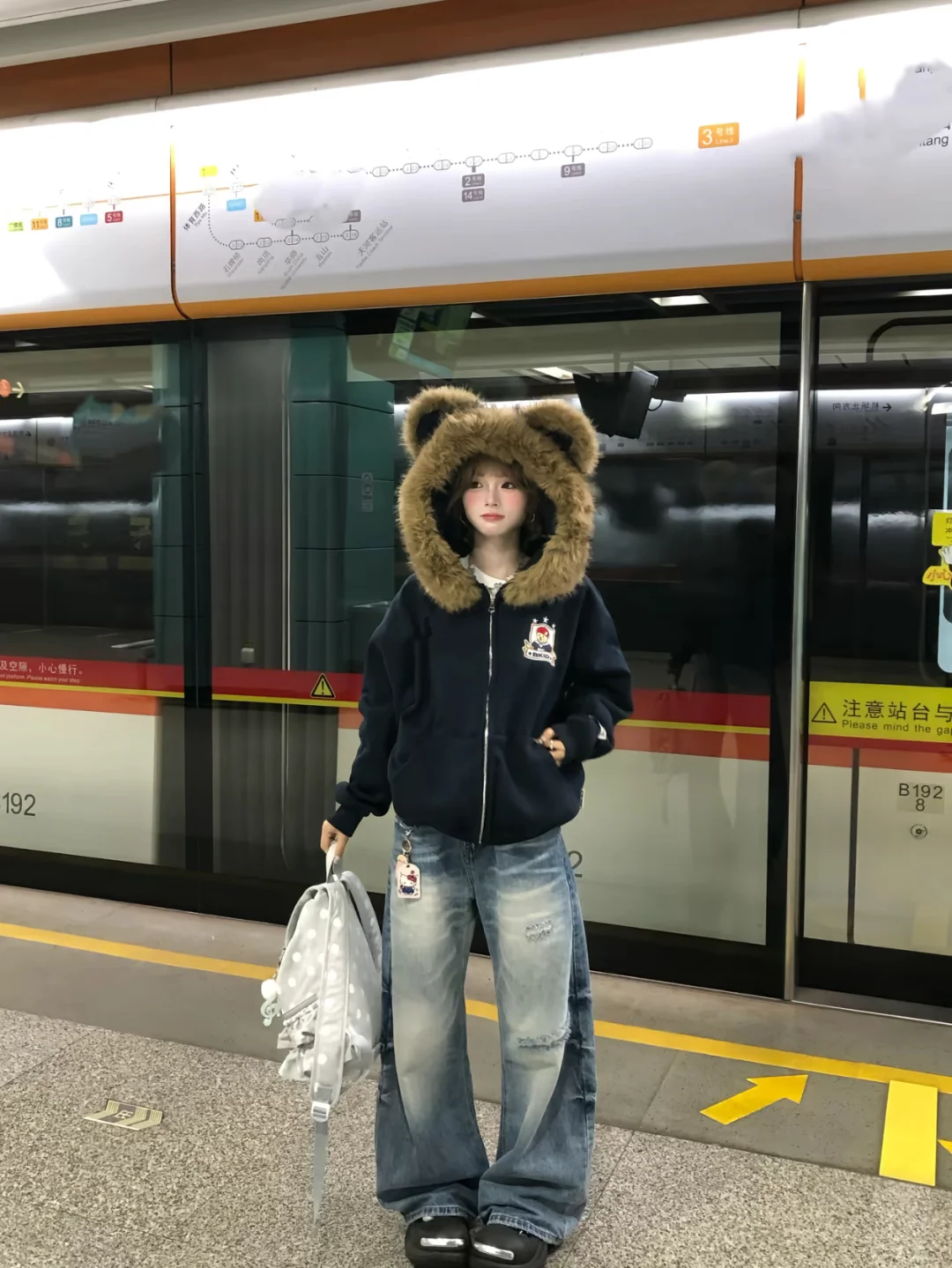 被这件毛领卫衣外套狠狠拿捏住！