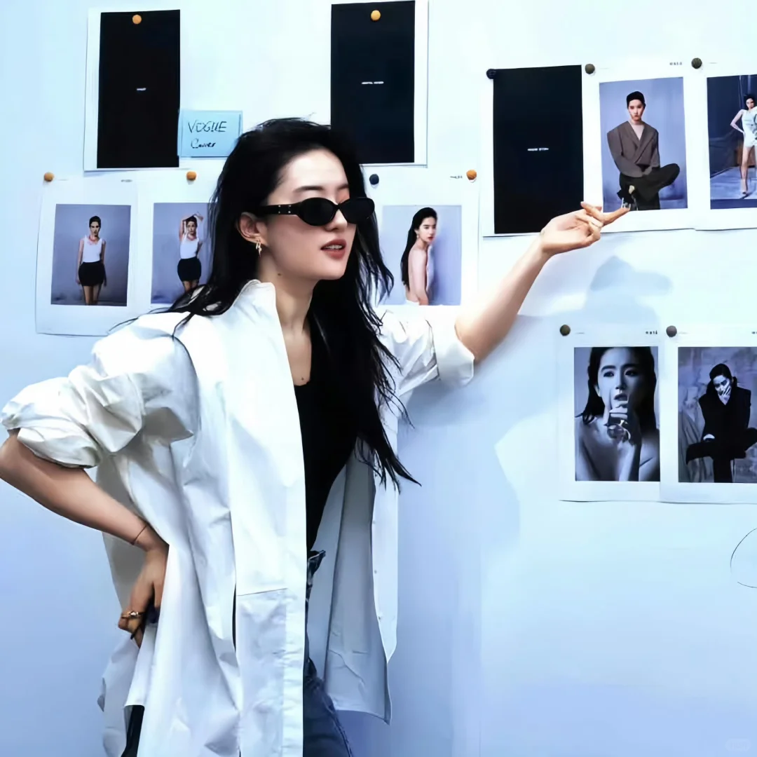 用女神照片当头像被领导批评了！