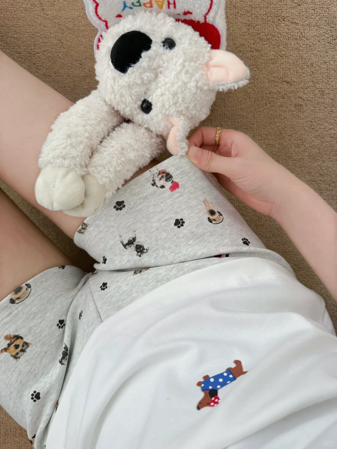 俏皮可爱的一套睡衣呀～