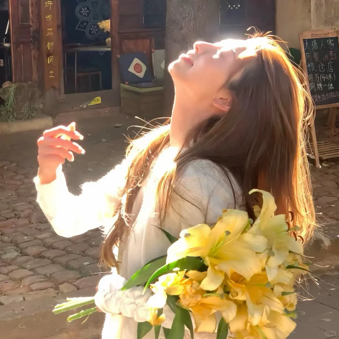 WeChat女头 | 丁达尔效应出现光就有了形状