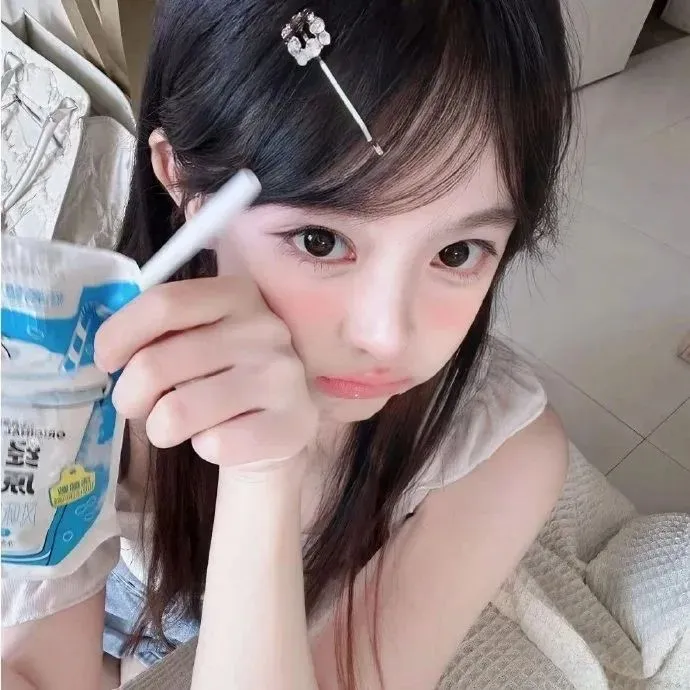 Share|高级感女生头像