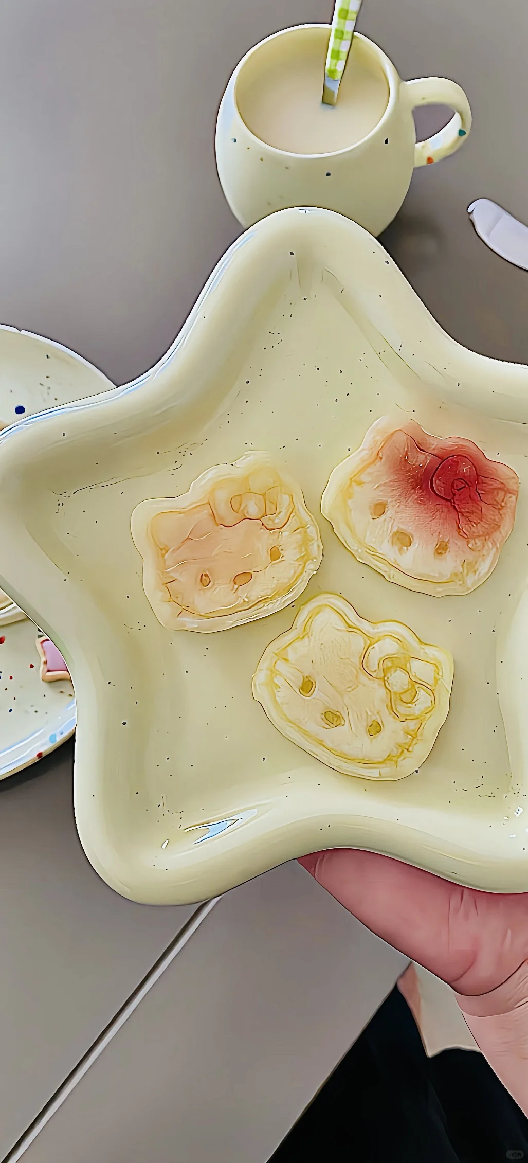 ins风kitty手机全屏壁纸