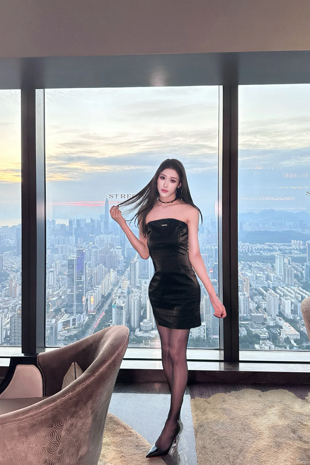 放轻松 你不是第一个拜倒在我高跟鞋下的人