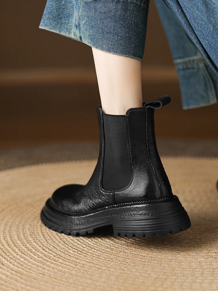 👢复古风切尔西靴，显高又百搭！